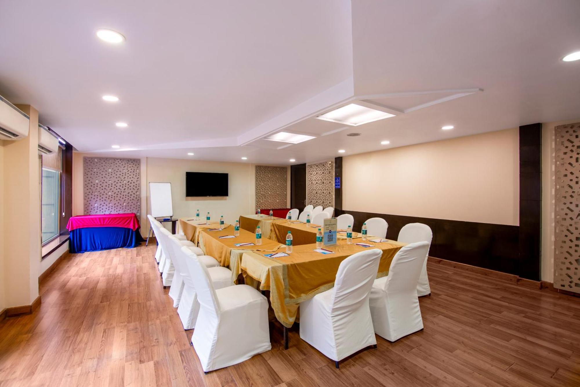 The Grand Orion - Kailash Colony Neu-Delhi Exterior foto