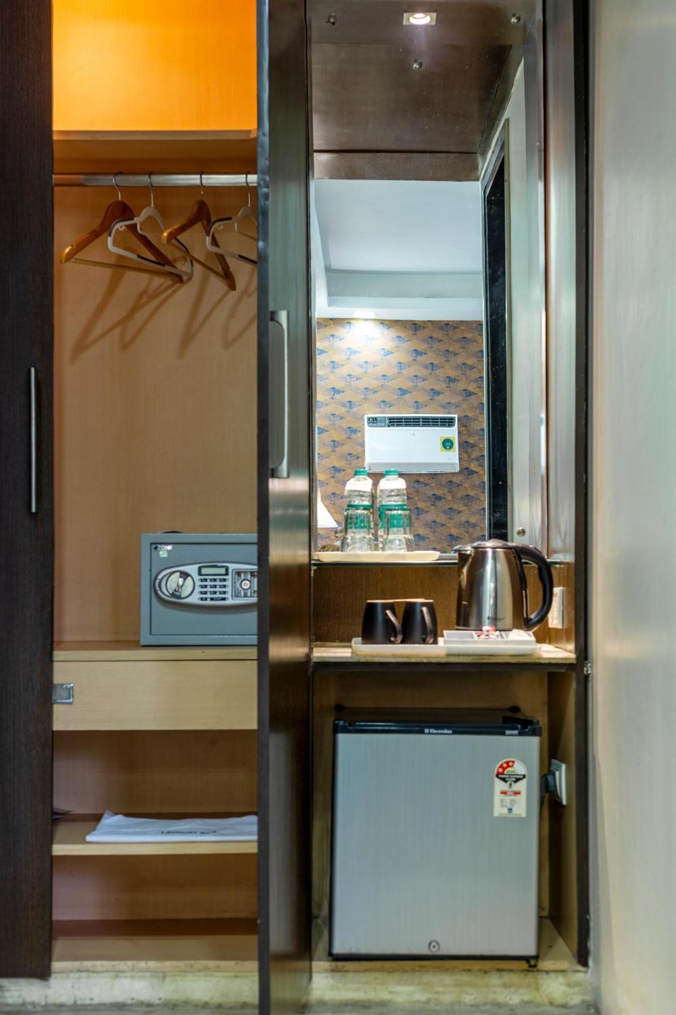 The Grand Orion - Kailash Colony Neu-Delhi Exterior foto