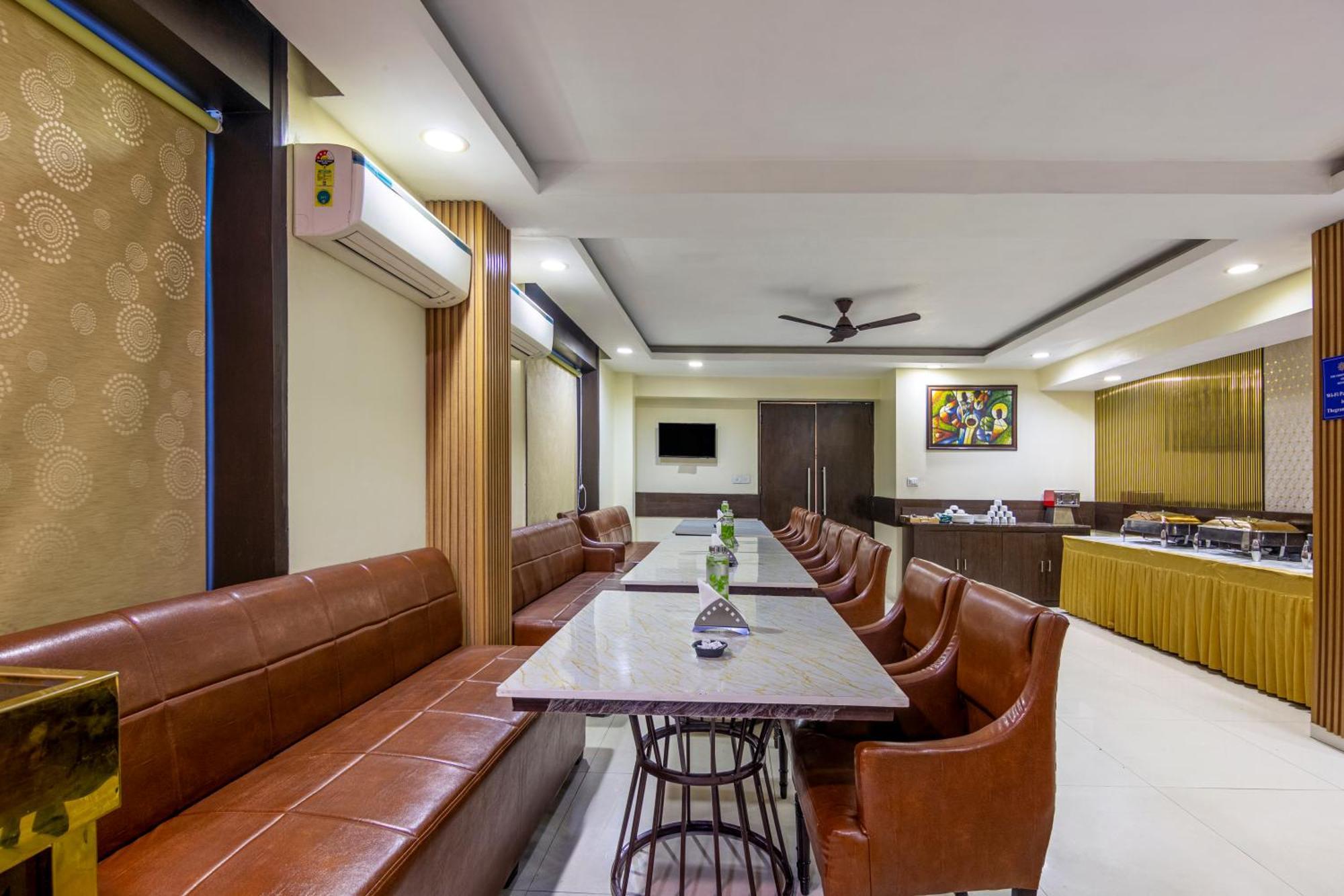 The Grand Orion - Kailash Colony Neu-Delhi Exterior foto